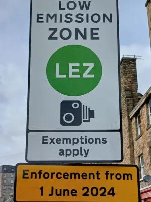 Image of a sign showing the entrance to the Low Emission Zone